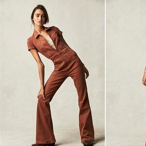 Free People We The Free Jayde
Flare Jumpsuit Sz Medium